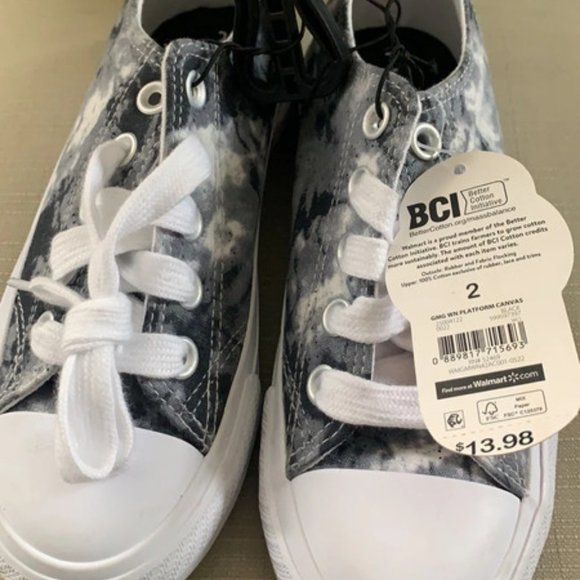 Girls casual shoes size 2